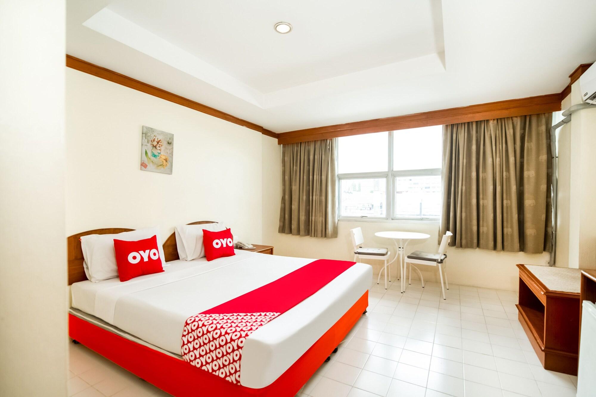 Oyo 320 Regent 2002 Guest House Phuket Extérieur photo