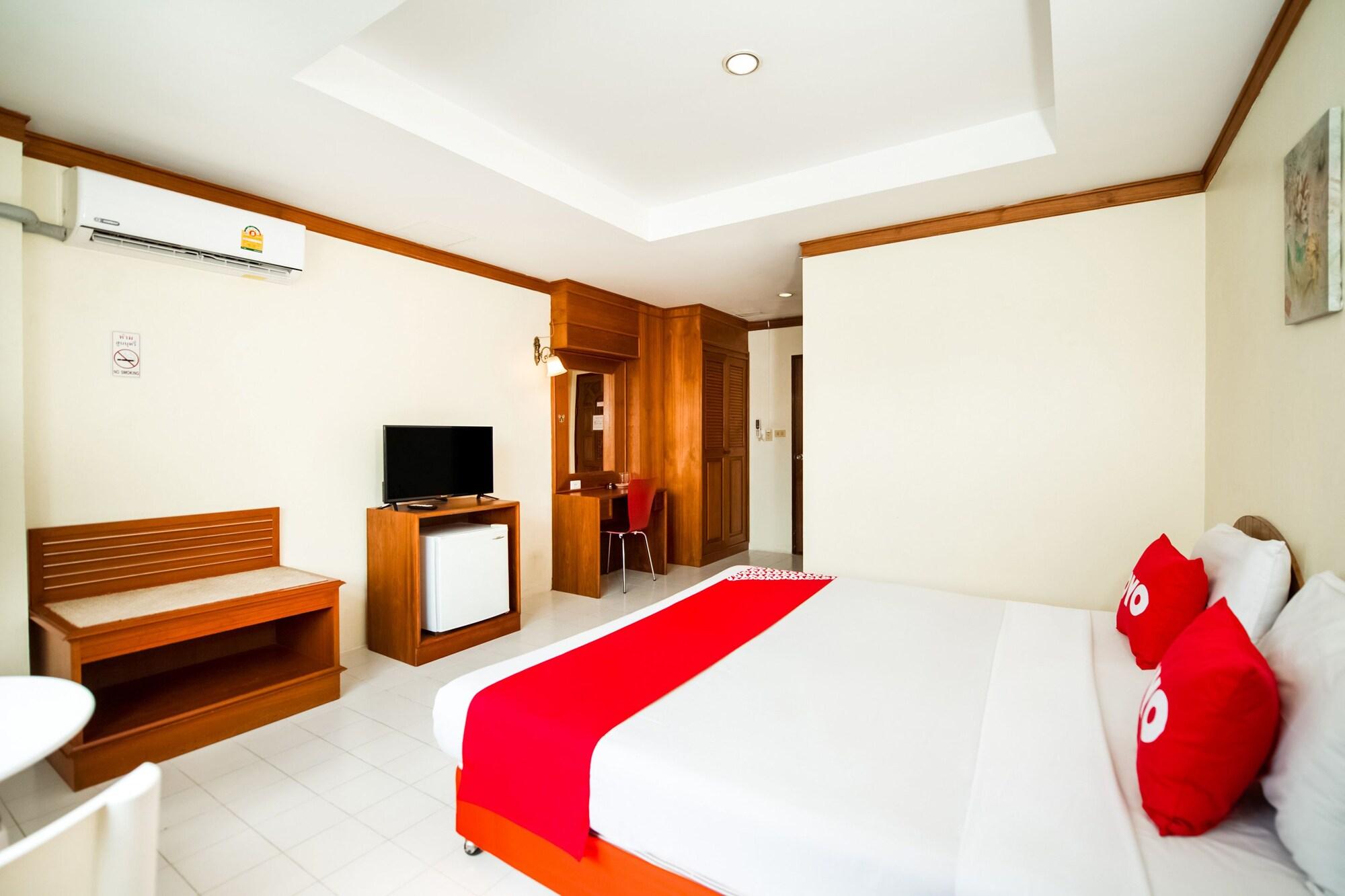 Oyo 320 Regent 2002 Guest House Phuket Extérieur photo