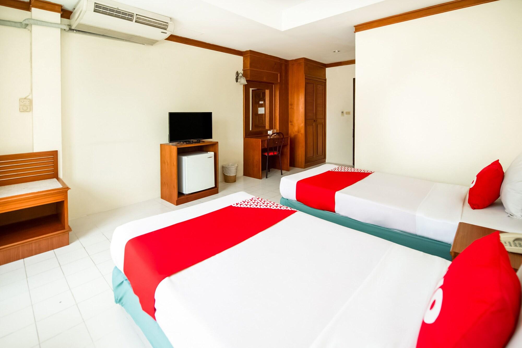 Oyo 320 Regent 2002 Guest House Phuket Extérieur photo