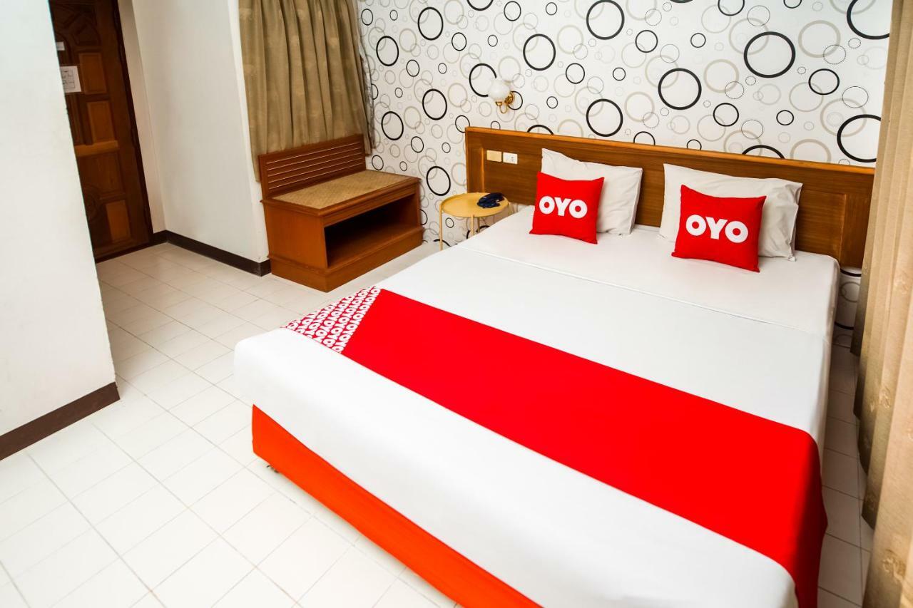 Oyo 320 Regent 2002 Guest House Phuket Extérieur photo