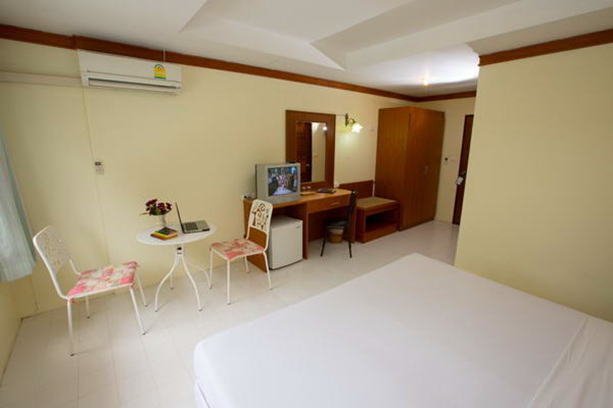Oyo 320 Regent 2002 Guest House Phuket Extérieur photo