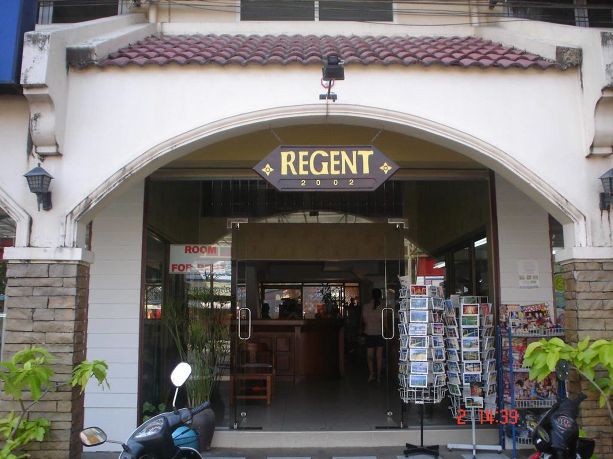 Oyo 320 Regent 2002 Guest House Phuket Extérieur photo